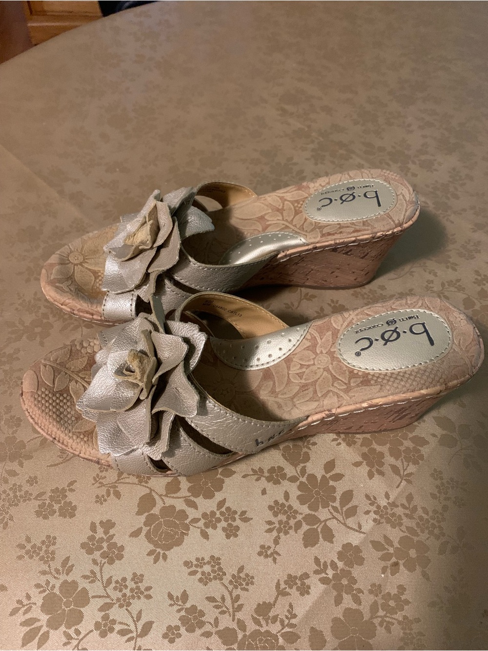 Born Concept Matte Gold Floral Wedge Slide Mules size 8 b.o.c.